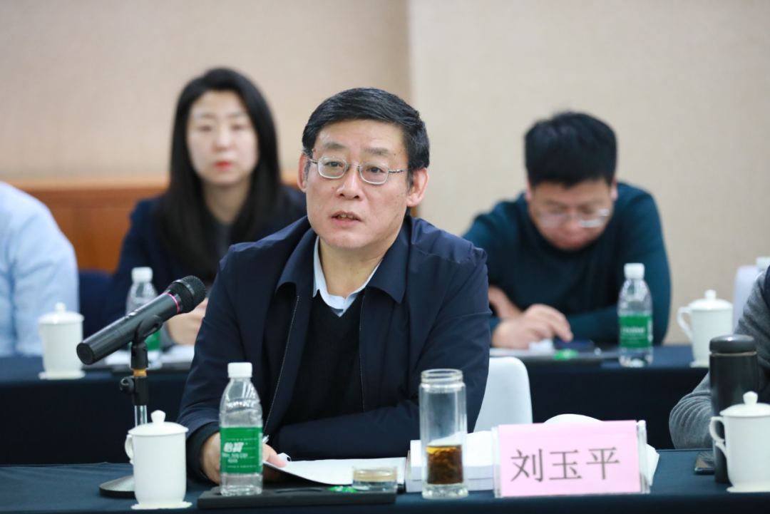 专家组李忠全,郭林,刘玉平,刘景巍,袁盛勇,柯建军,屈利军7位专家分别
