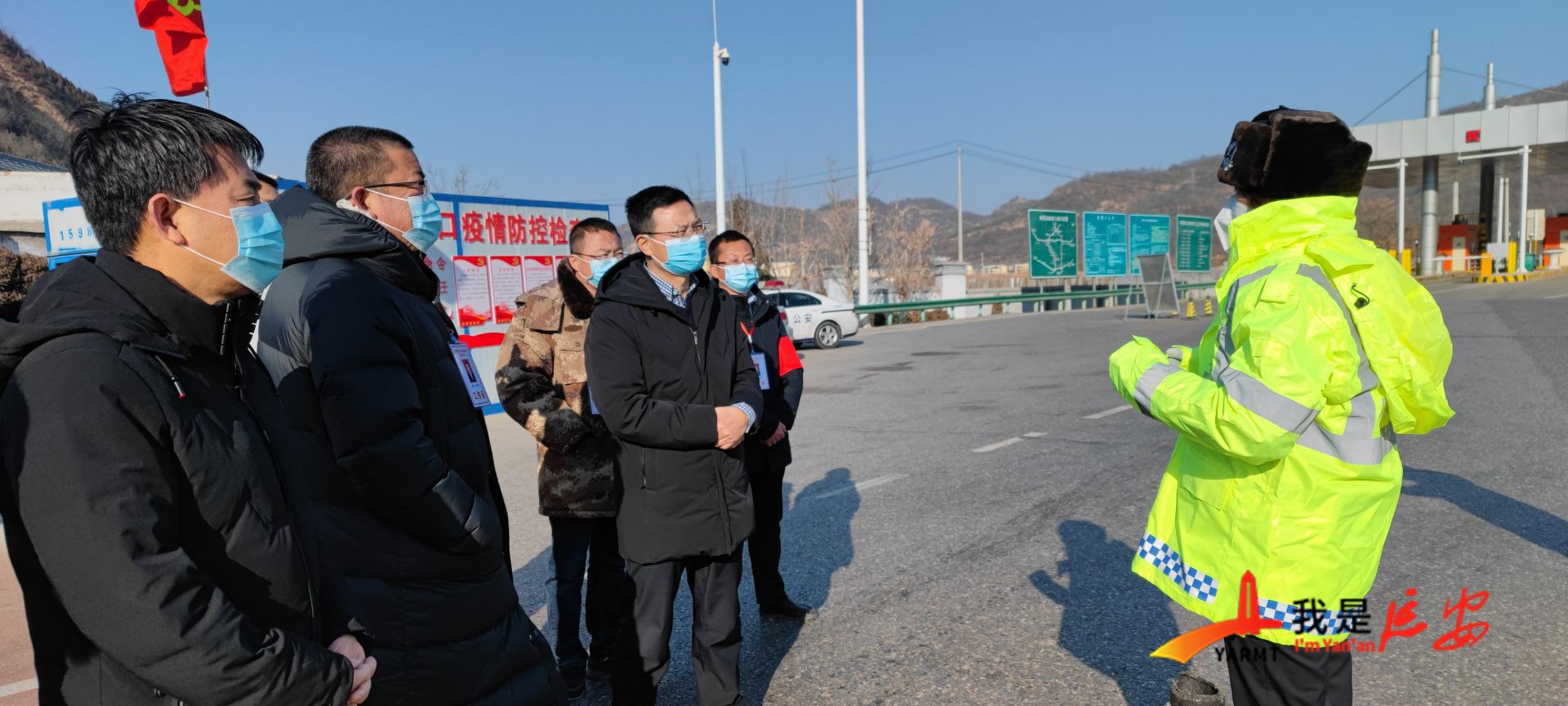 在延安北高速出入口,西北局广场,杨光远实地了解疫情防控期间市区新闻