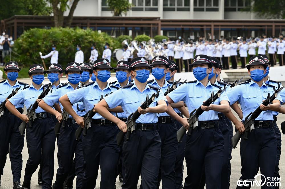 香港警察学院首次全面以中式步操进行结业会操